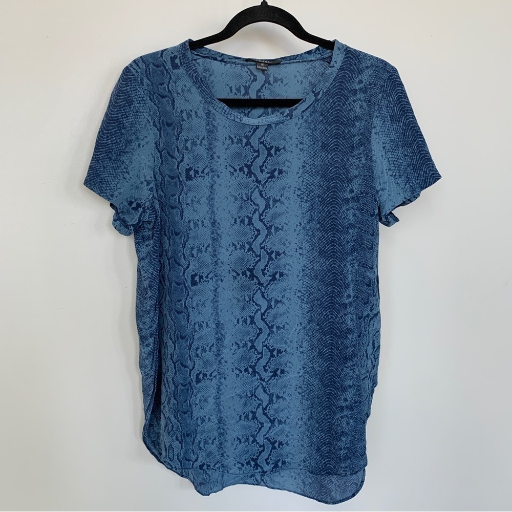 Acrobat Blue Snake Print 100%‎ Silk Short Sleeve Top Size M